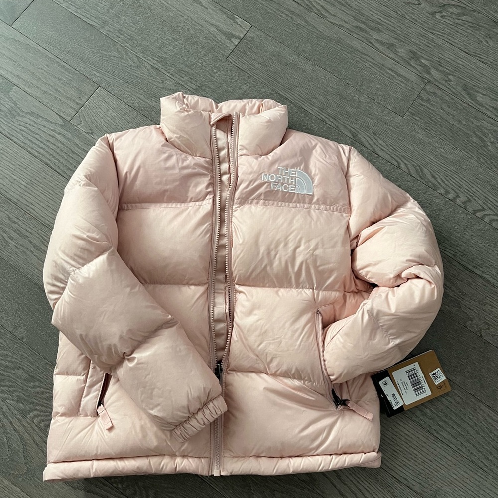 The NorthFace Big Girls 1996 Retro Nuptse
Jacket NWT